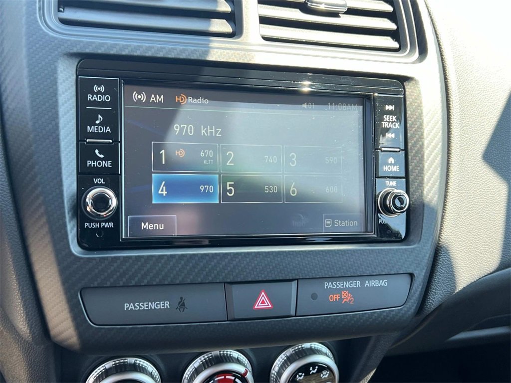 2025 Mitsubishi Outlander S photo 17