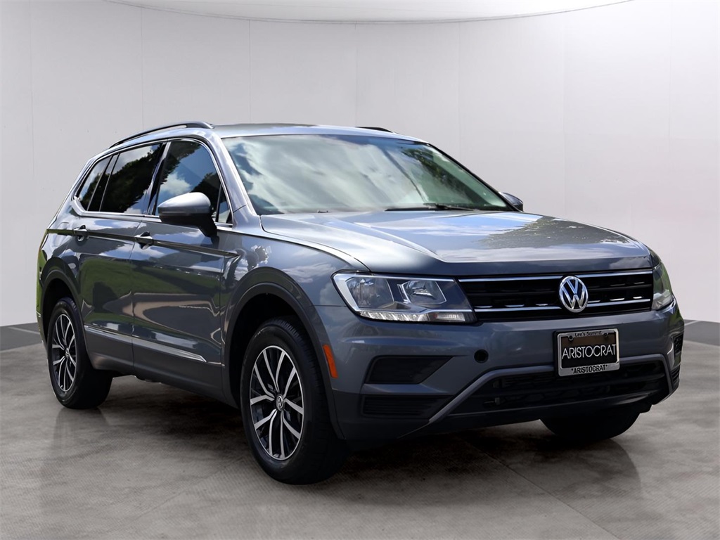 2018 Volkswagen Tiguan SE photo 2