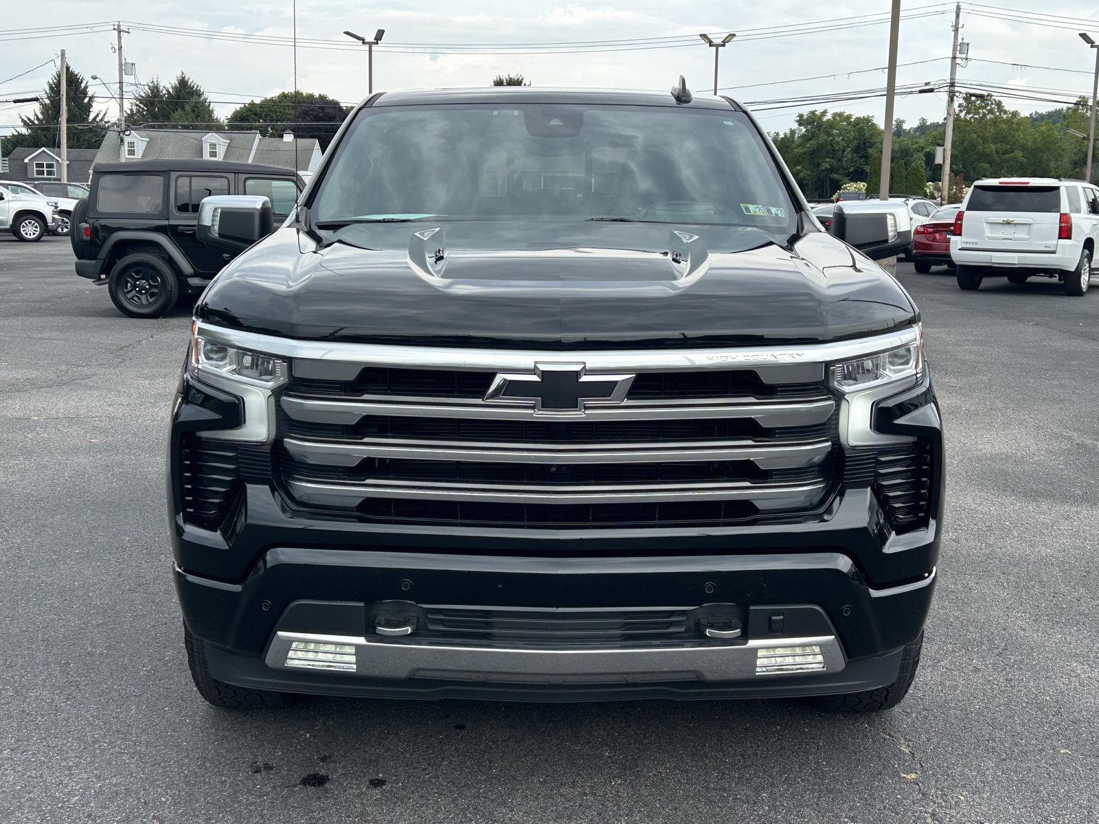 2023 Chevrolet Silverado 1500 High Country photo 2