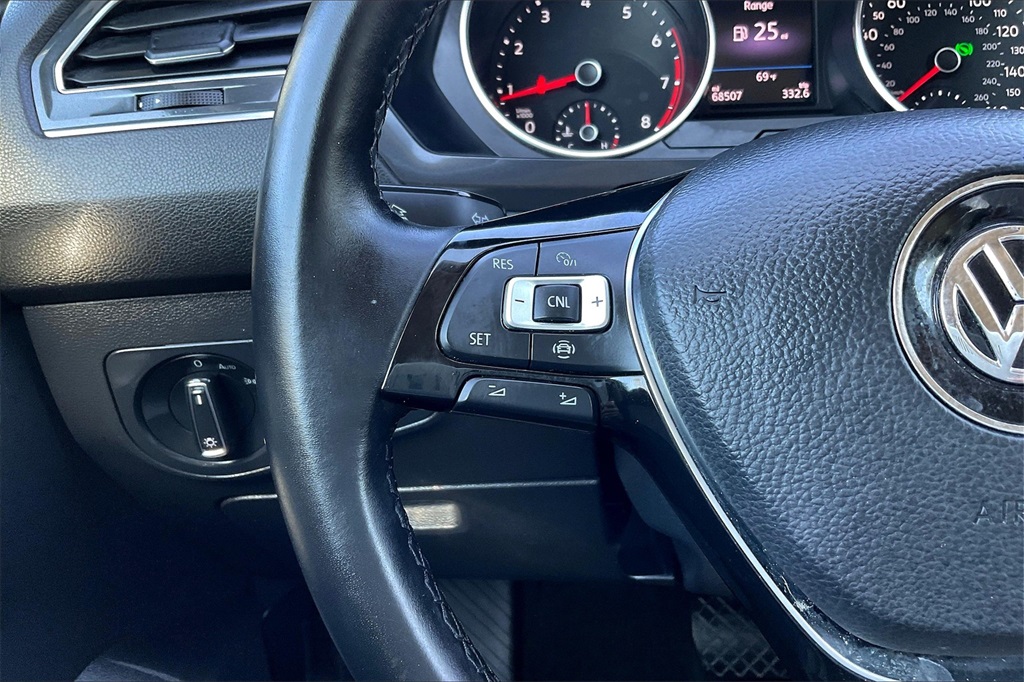 2019 Volkswagen Tiguan SE photo 16