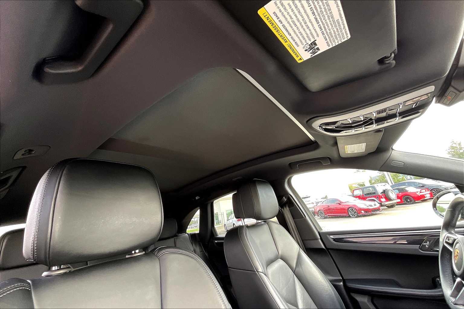 2021 Porsche Macan S photo 11