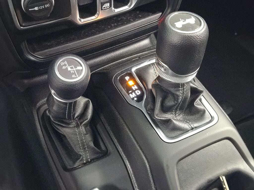 2024 Jeep Wrangler Sport S photo 28