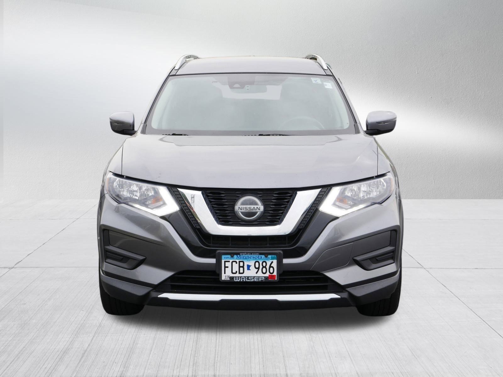 2019 Nissan Rogue SV photo 2