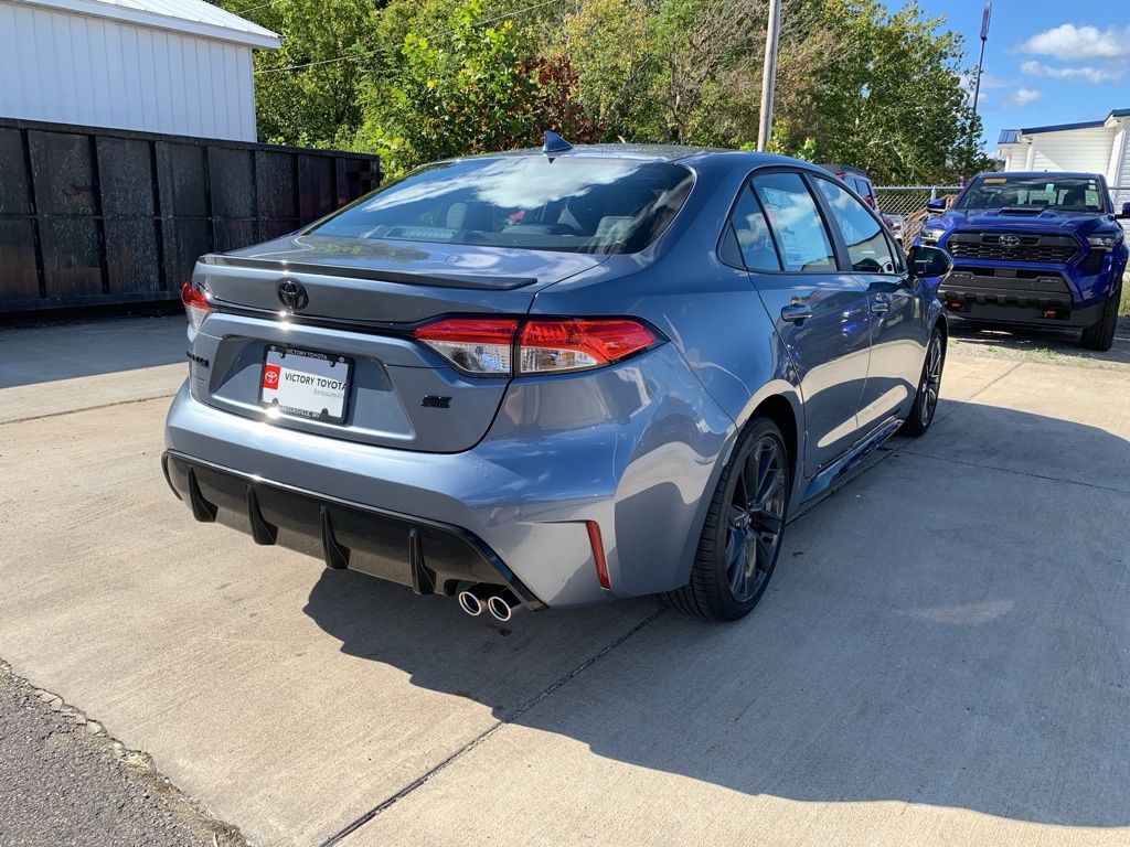 2025 Toyota Corolla SE photo 3