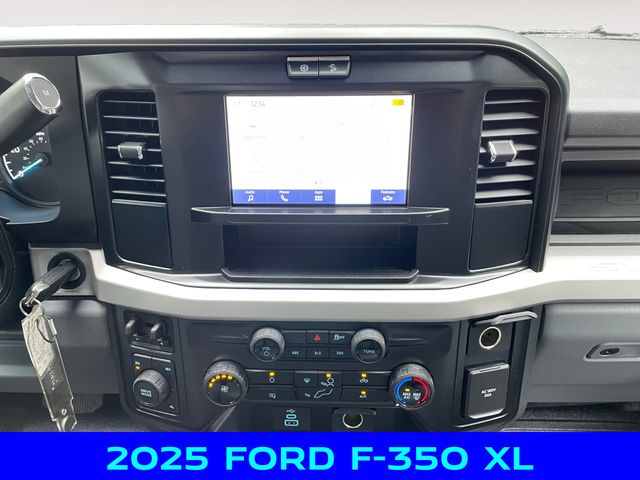 2025 Ford F-350 photo 10