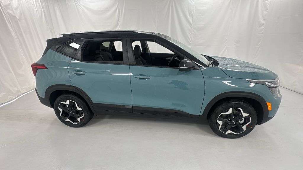 2026 Kia Seltos S photo 2