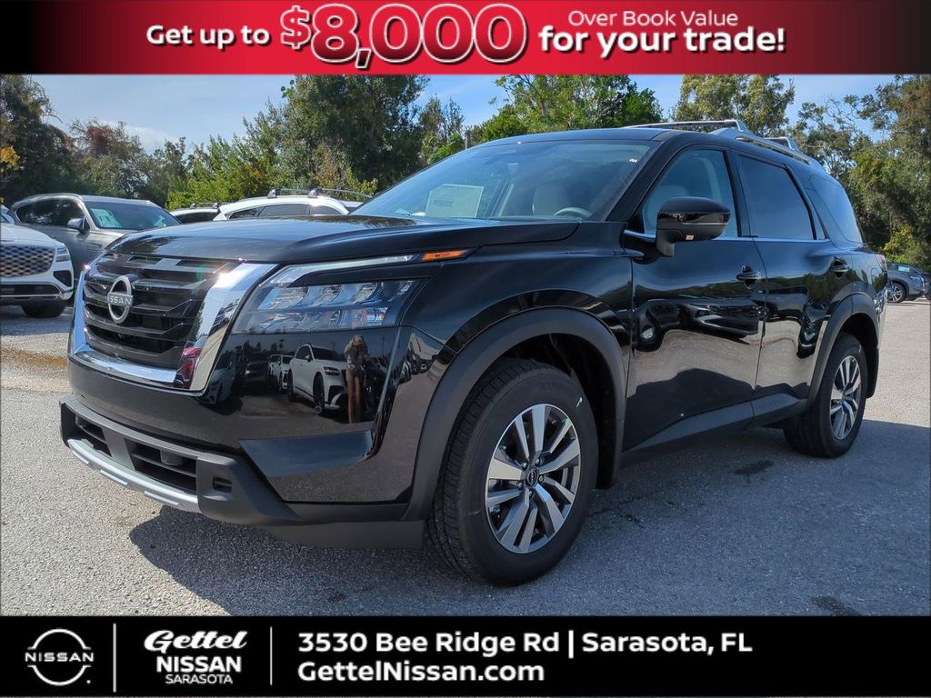 2025 Nissan Pathfinder SL's photo