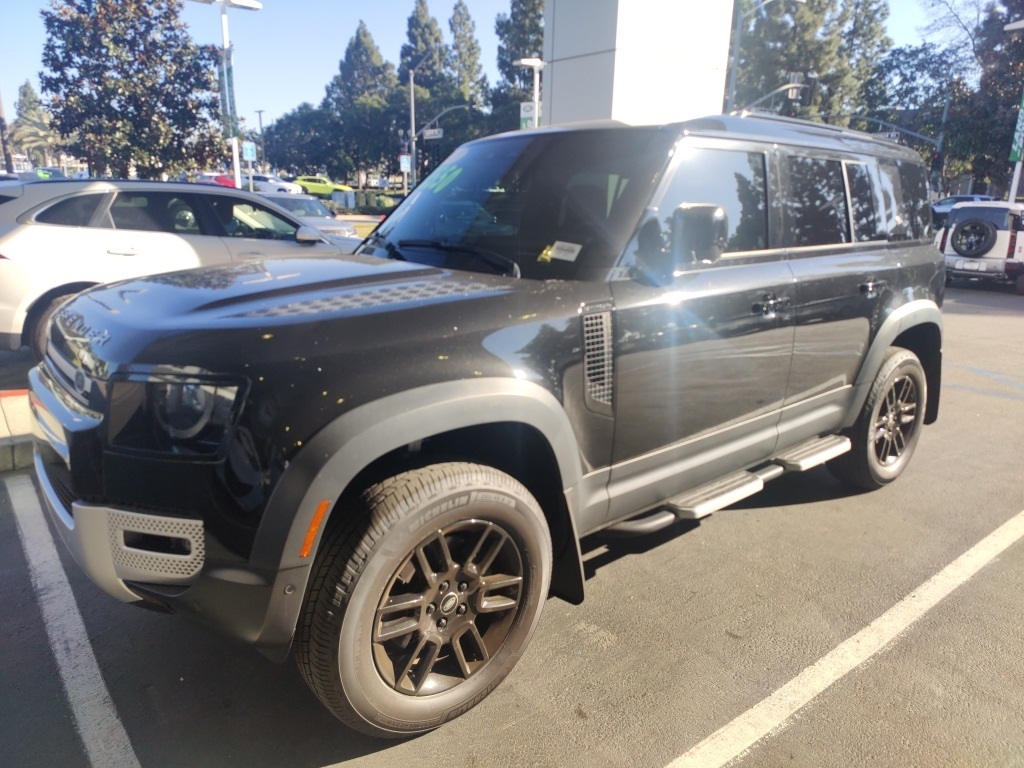 2023 Land Rover Defender S's photo