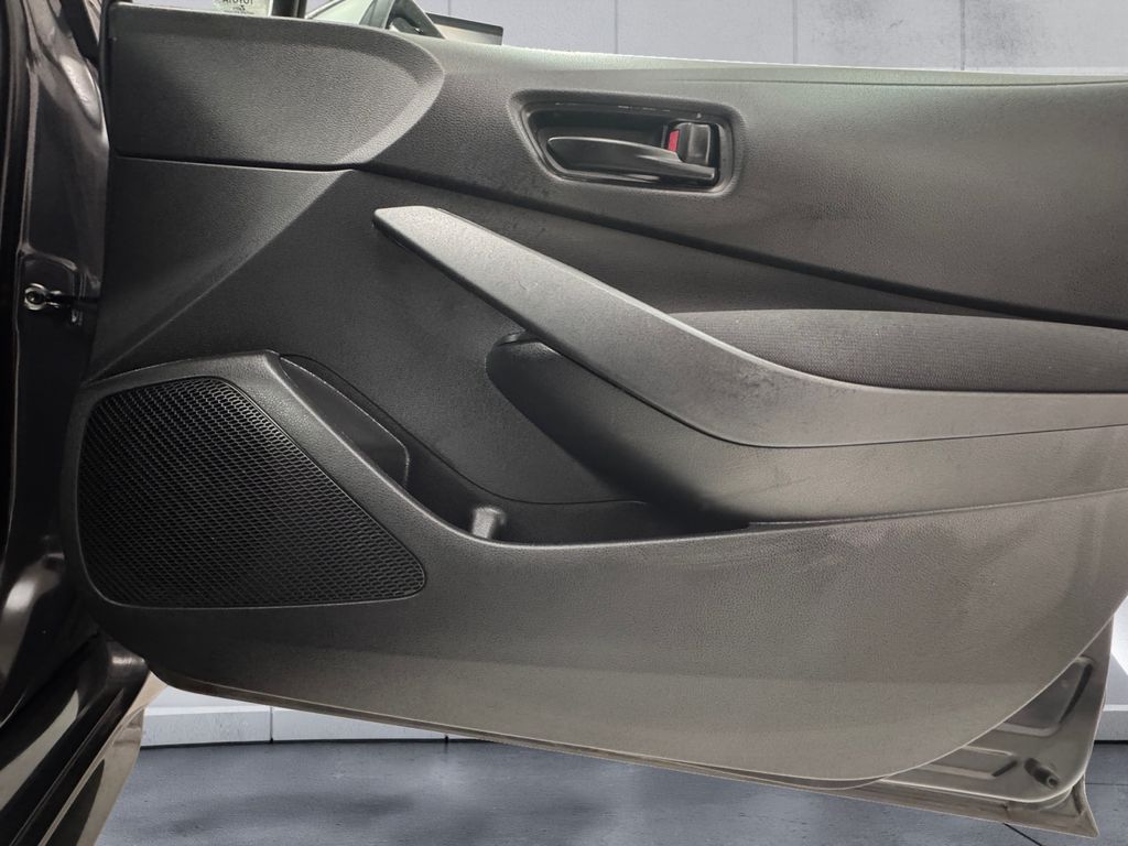 2023 Toyota Corolla LE photo 15
