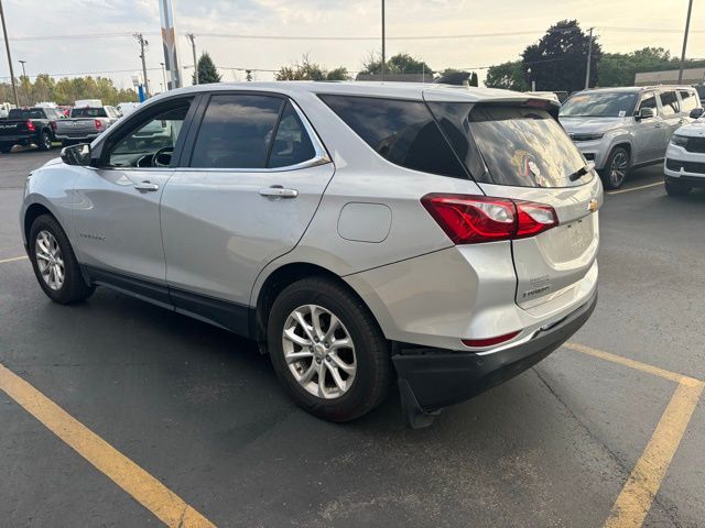2018 Chevrolet Equinox LT photo 2