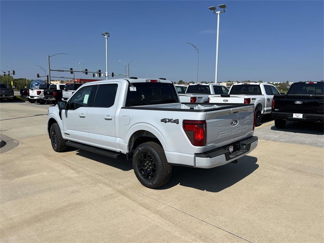 2025 Ford F-150 XLT photo 3