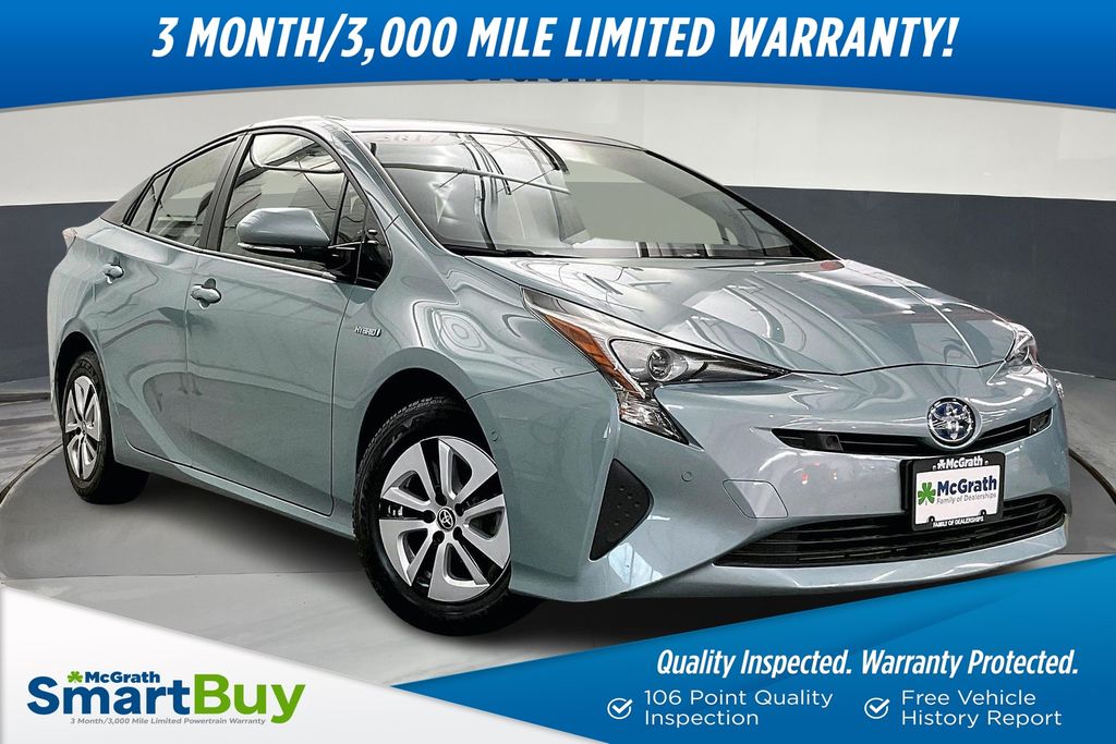 2017 Toyota Prius Three's photo