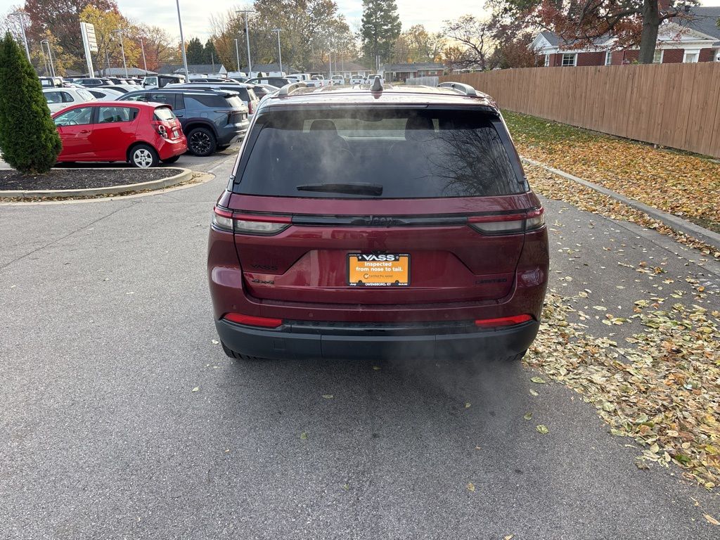 2023 Jeep Grand Cherokee Limited photo 4