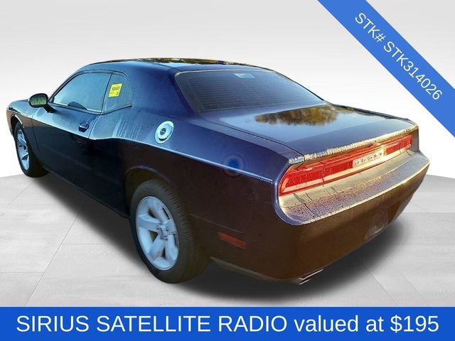 2014 Dodge Challenger SXT photo 4