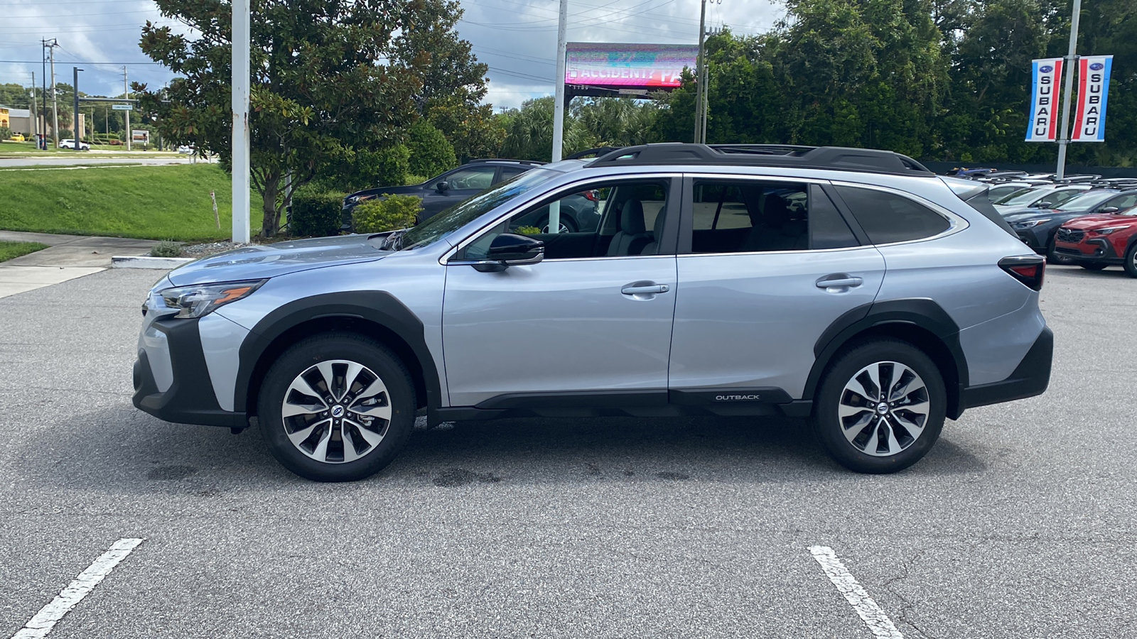 2025 Subaru Outback Limited photo 4