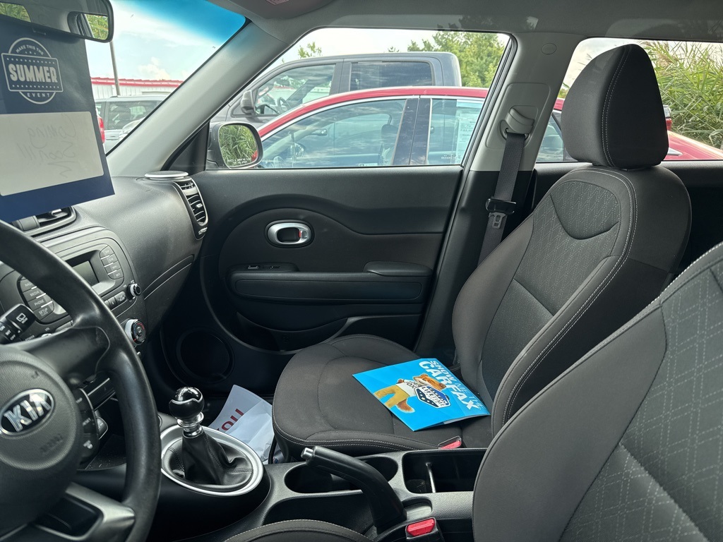2016 Kia Soul Base photo 13