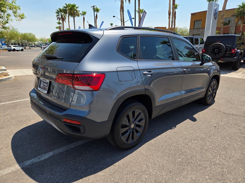 2023 Volkswagen Taos S photo 2