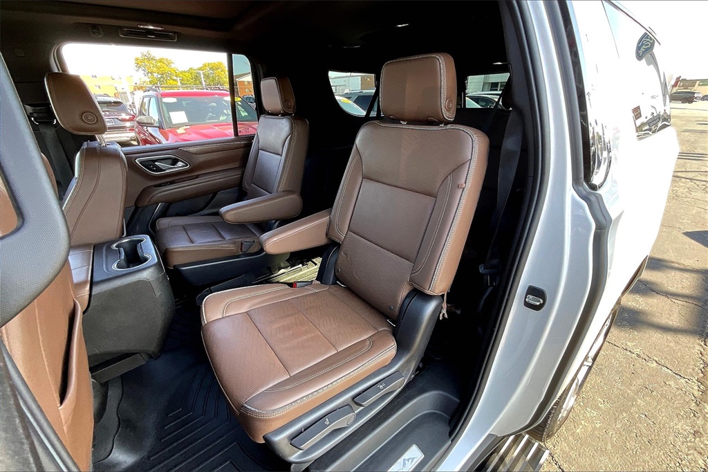 2022 CHEVROLET SUBURBAN - Image 24