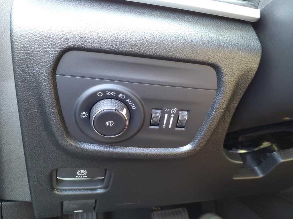 2025 Jeep Grand Cherokee Limited photo 16