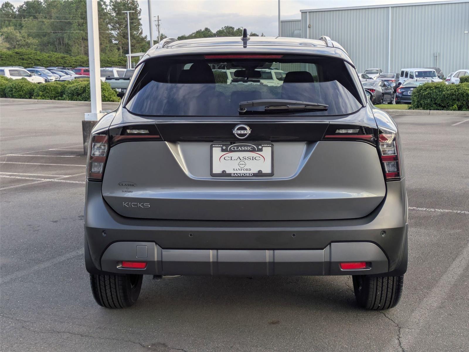 2026 Nissan Kicks SV photo 6