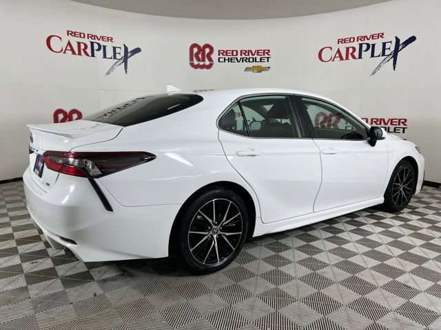 2024 Toyota Camry SE photo 6