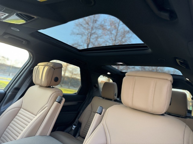 2024 Land Rover Discovery SE photo 15