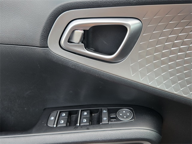 2022 Kia Soul LX photo 26