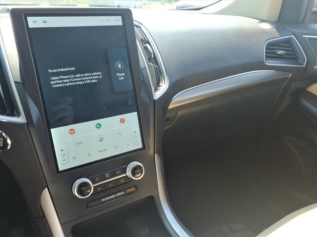 2022 Ford Edge SEL photo 22