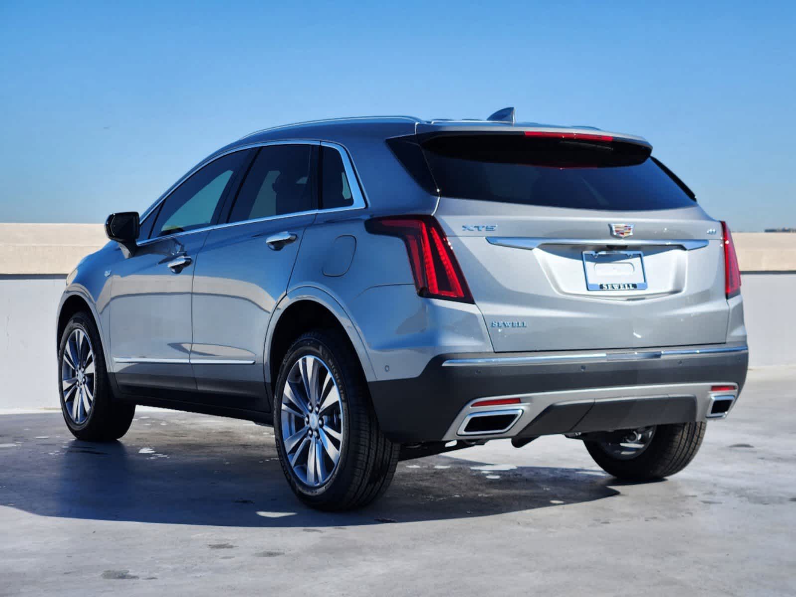 2025 Cadillac XT5 Premium Luxury photo 3