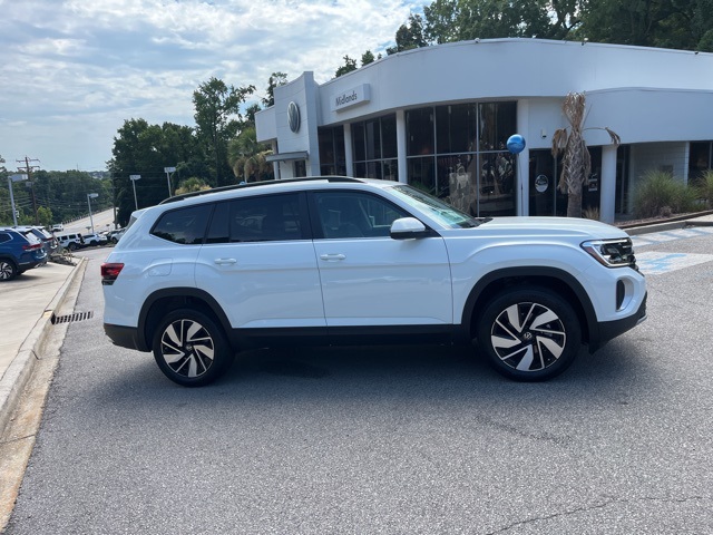 2025 Volkswagen Atlas SE Technology photo 2