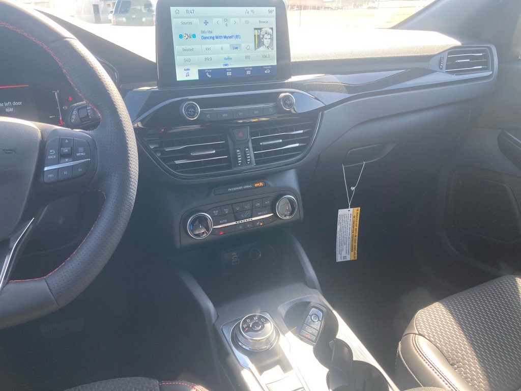 2025 Ford Escape ST-Line photo 6