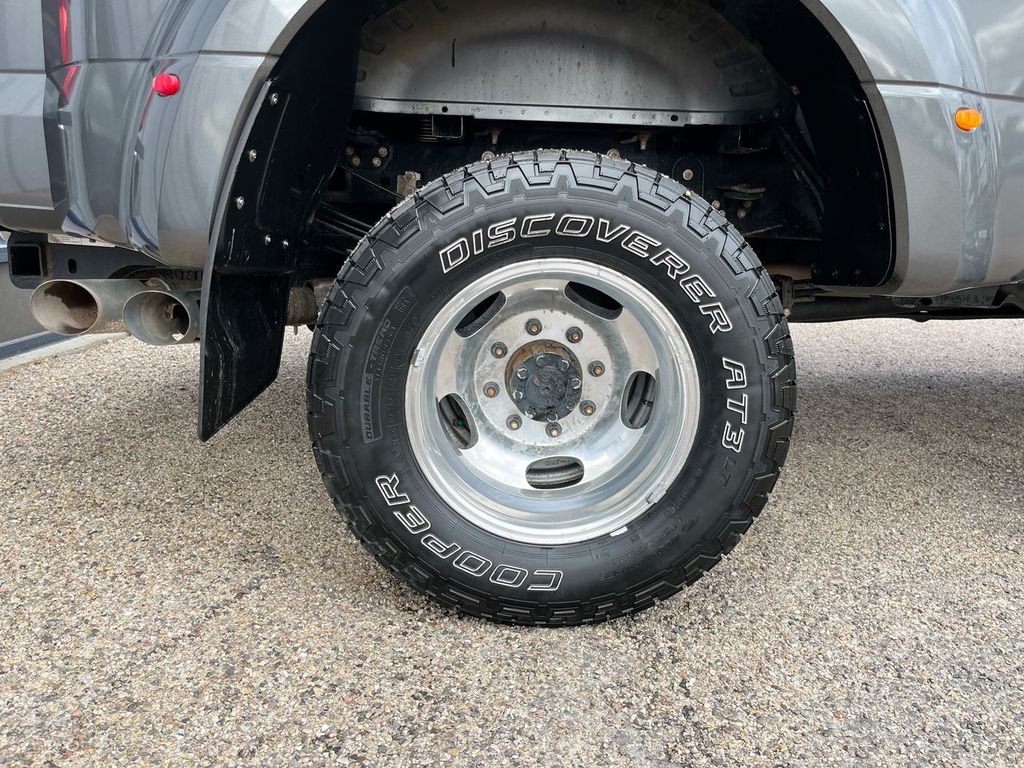 2019 Ford F-350 Lariat photo 8