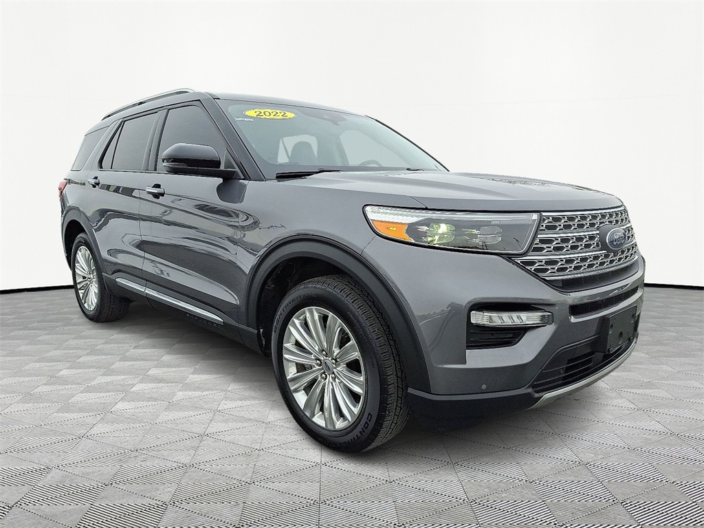 2022 Ford Explorer Limited's photo