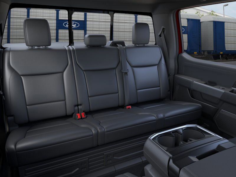 2025 Ford F-150 XLT photo 8