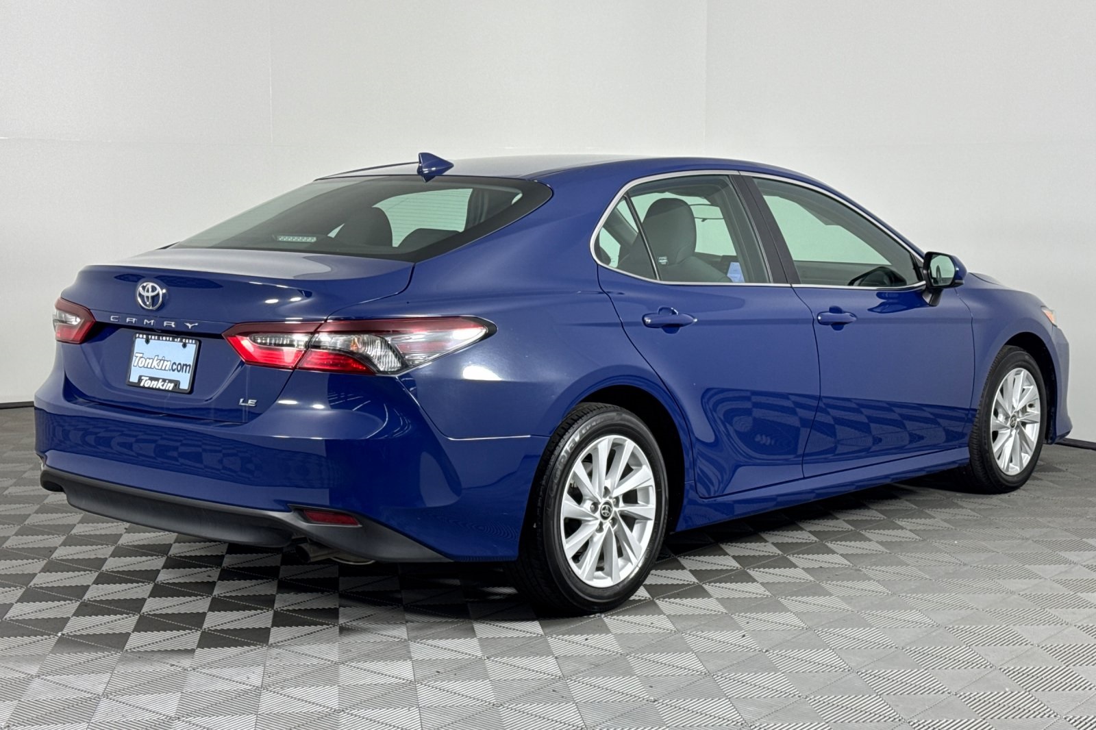 2024 Toyota Camry LE photo 4