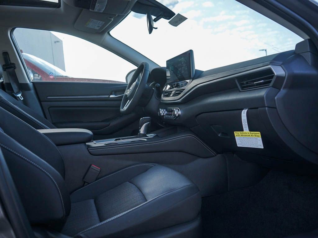 2025 Nissan Altima 2.5 SV photo 5