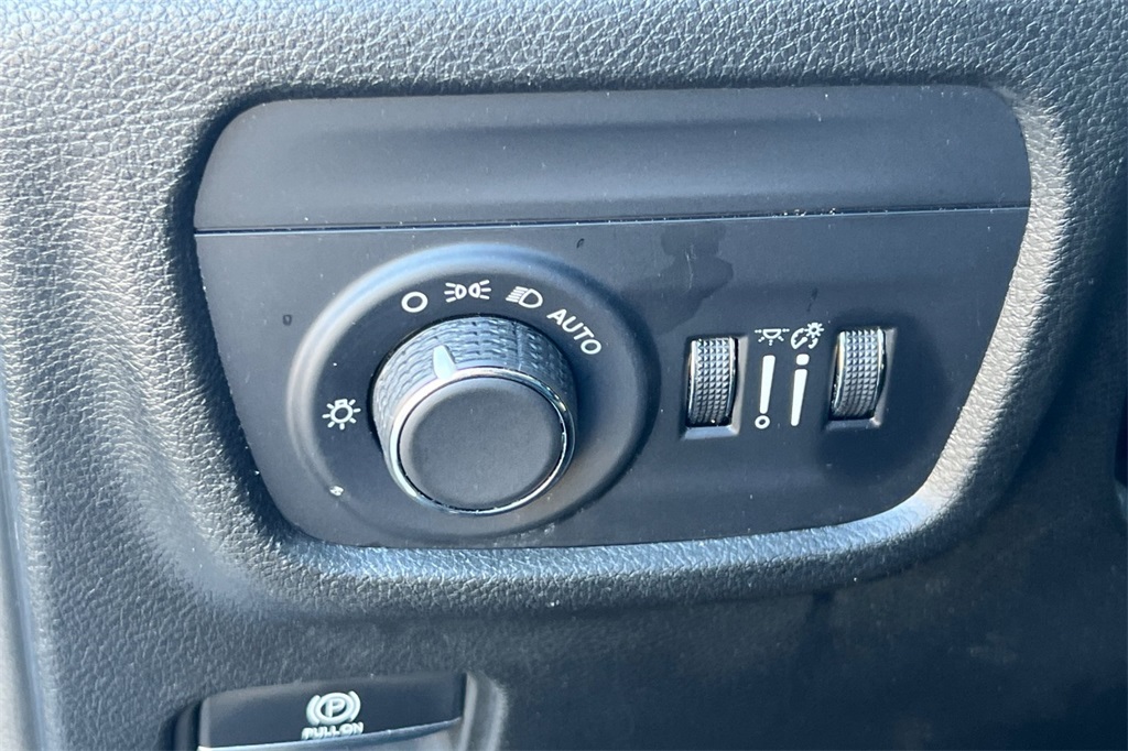 2023 Jeep Grand Cherokee Laredo photo 30