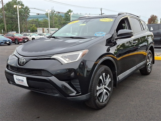 2017 Toyota RAV4 LE photo 4