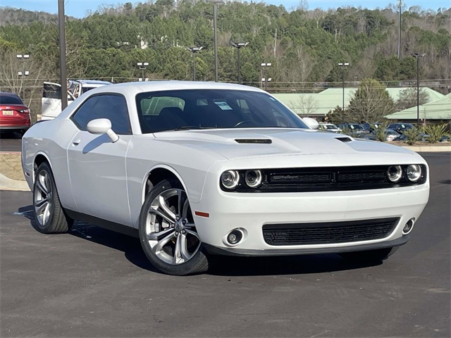 2022 Dodge Challenger SXT's photo