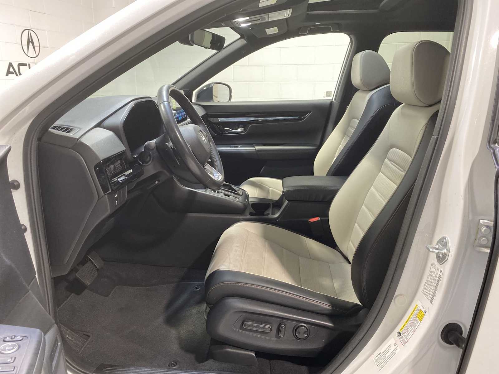 2023 Honda CR-V Hybrid Sport Touring photo 2