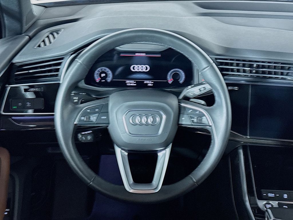 2022 Audi Q7 55 Premium Plus photo 11