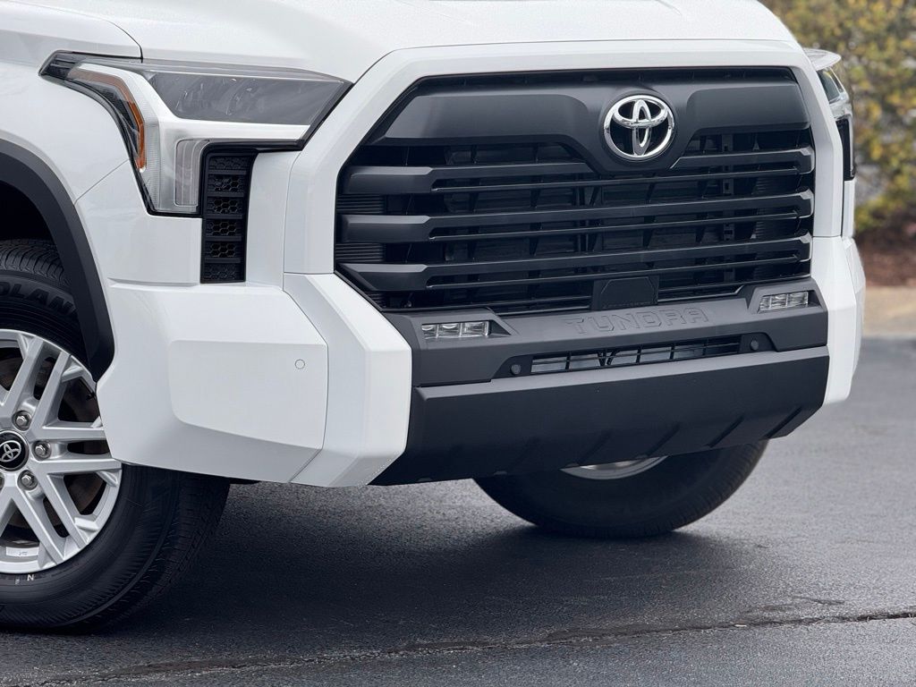 2025 Toyota Tundra SR5 photo 4