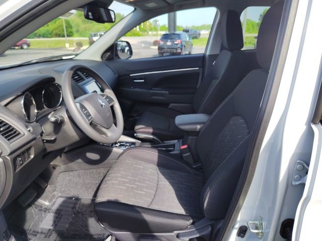 2025 Mitsubishi Outlander Sport ES photo 9