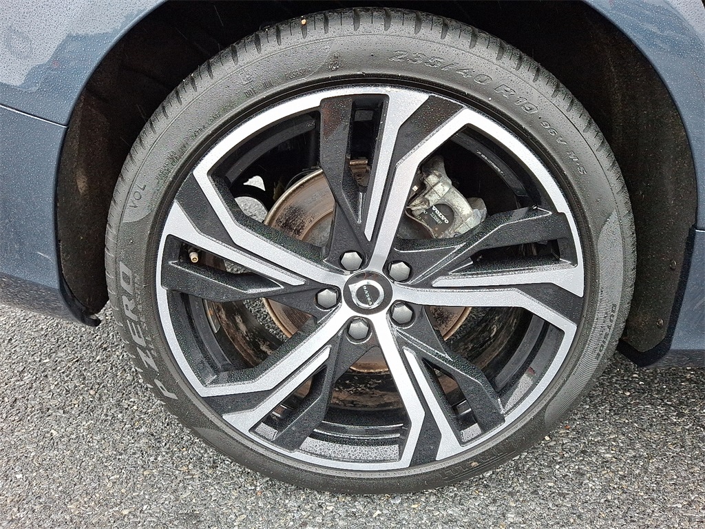 2025 Volvo S60 B5 Core photo 8
