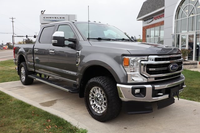 2022 Ford F-350 Lariat photo 3