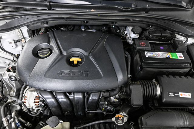 2020 Hyundai Elantra GT Base photo 31