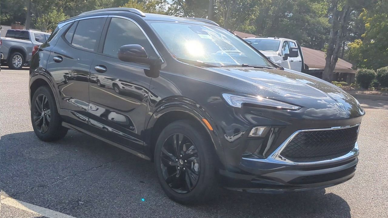 2026 Buick Encore GX Sport Touring photo 2