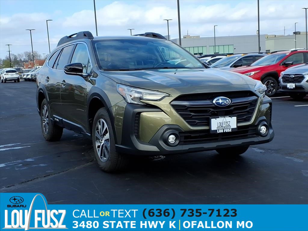 2025 Subaru Outback Premium's photo
