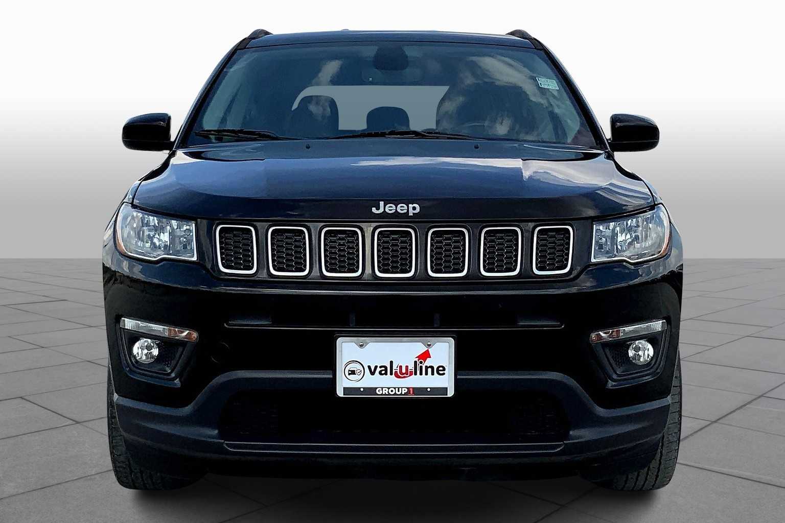 2018 Jeep Compass Latitude photo 3