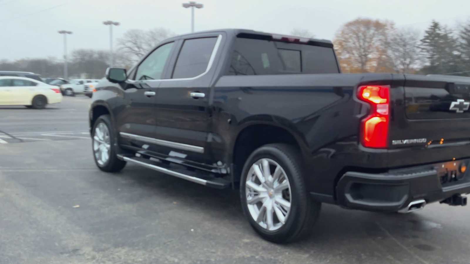 2022 Chevrolet Silverado 1500 High Country photo 4